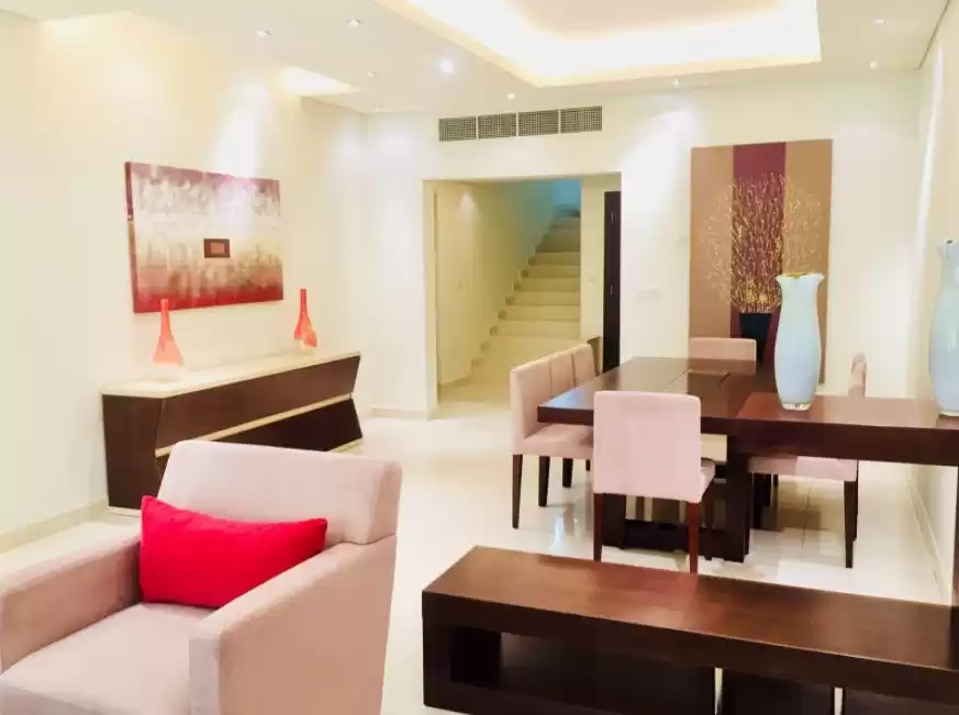 Résidentiel Propriété prête 5 chambres S / F Villa à Compound  a louer au Al-Sadd , Doha #10999 - 1  image 